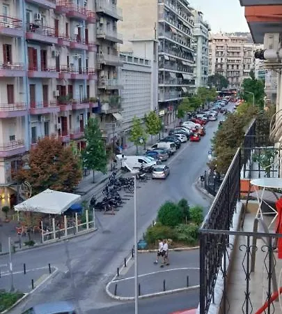 Lovely In The Heart Of Center Apartment *