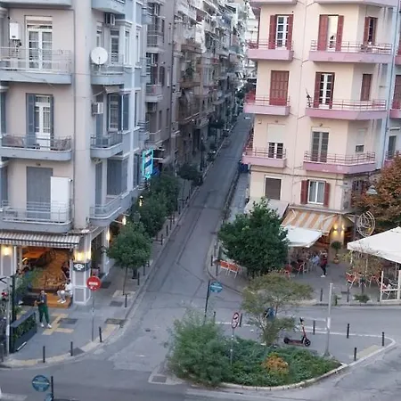 Lovely In The Heart Of Center Apartman
