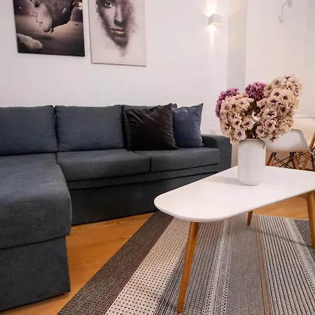 Lovely In The Heart Of Center Apartment Thessaloniki