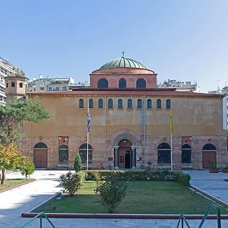 Lovely In The Heart Of Center Thessalonique
